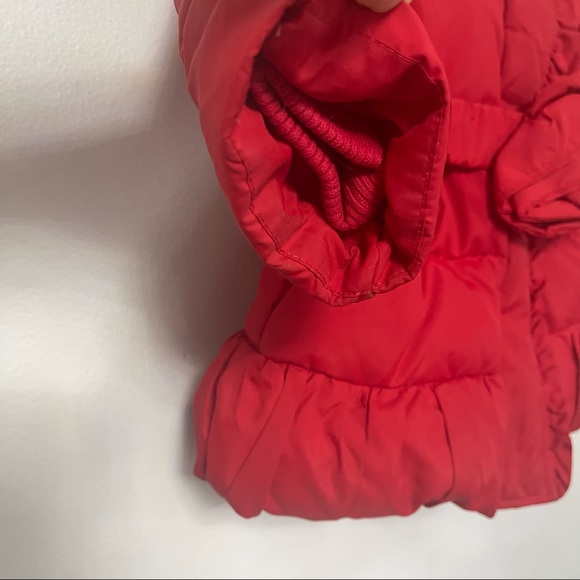 Kate Spade New York Red Puffer Hooded Jacket W/ Flower/ Rose Belt &Gold Hardware - Picture 4 of 16